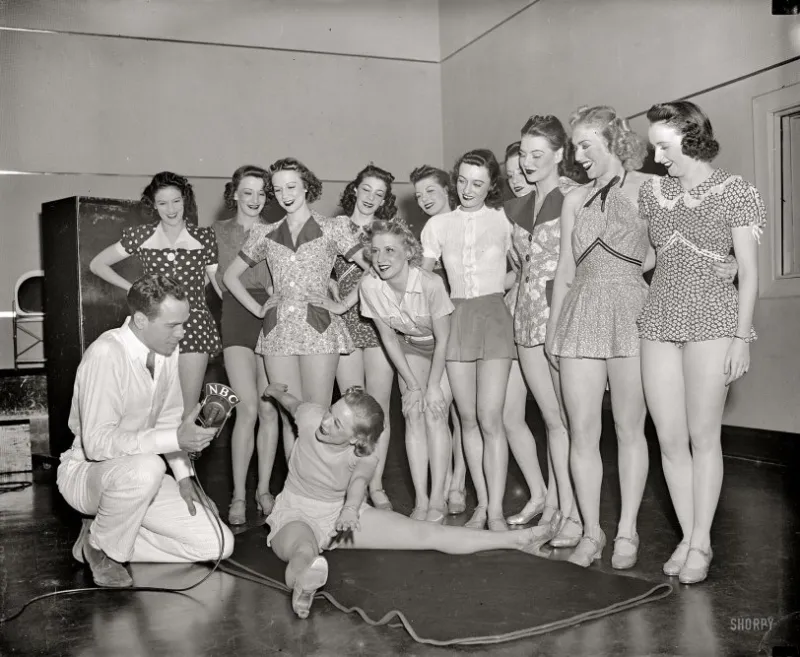 Game Night, But Make It Groovy: Your Foolproof Guide to a Retro Party That Slaps
